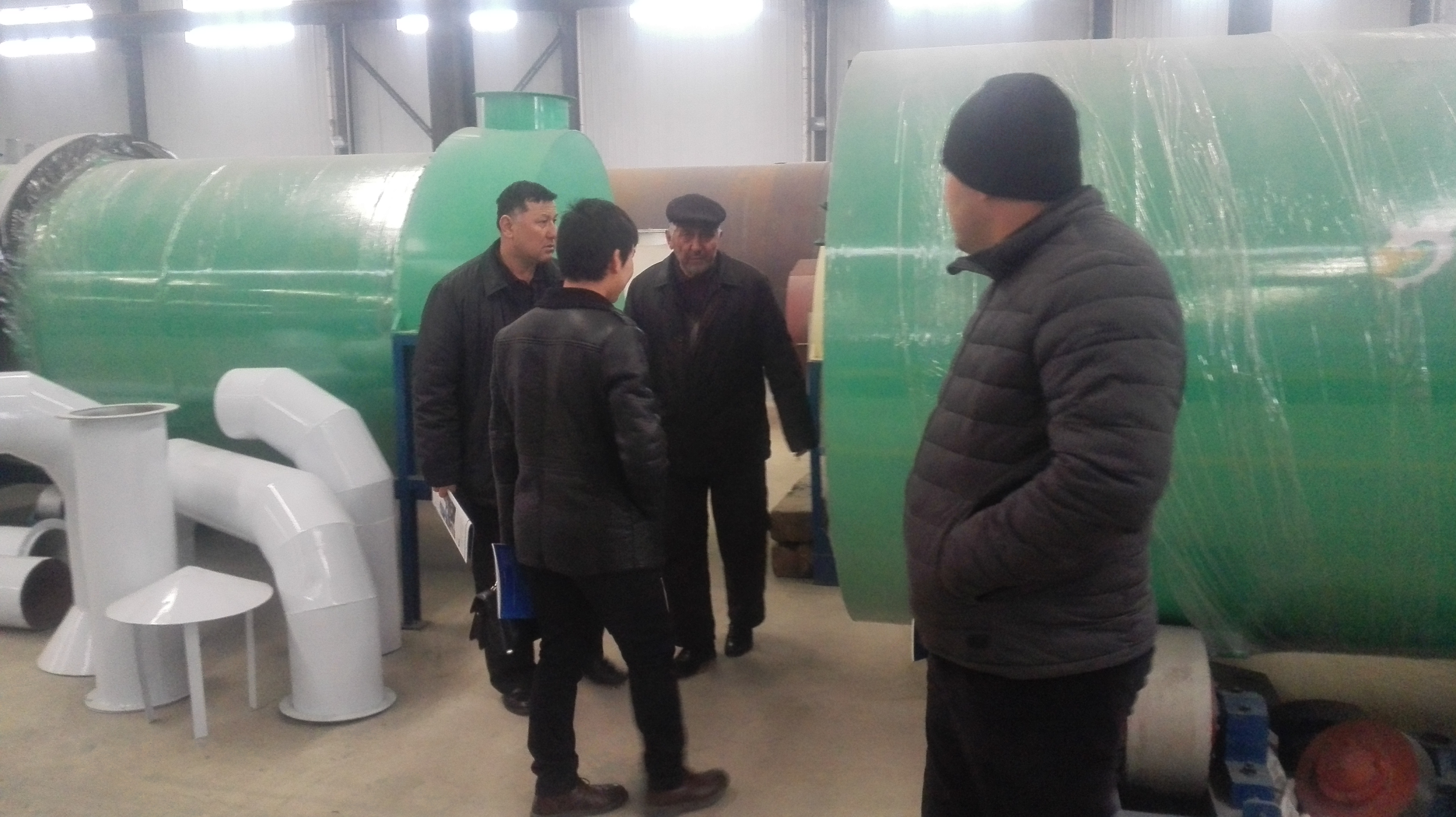 伊朗客戶在鄭州泰達(dá)設(shè)備現(xiàn)場